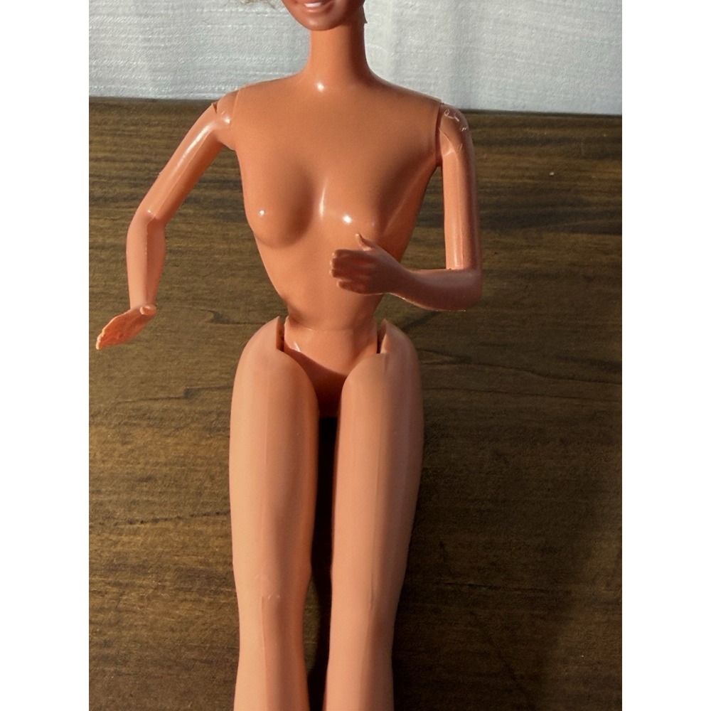 Vintage 1980s Barbie Doll Blonde Blue Eyes Twist Waist Philippines Mattel Nude - Picture 2 of 10